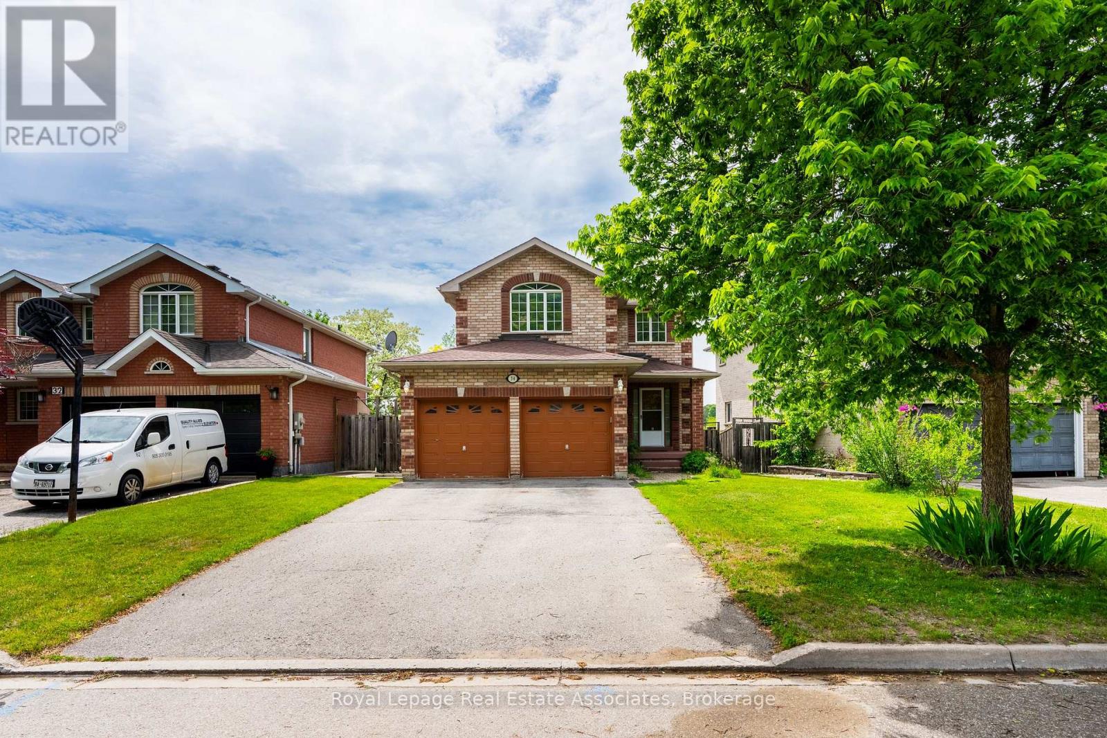 34 Bloom Crescent, Barrie, Ontario  L4N 0S8 - Photo 2 - S13427940