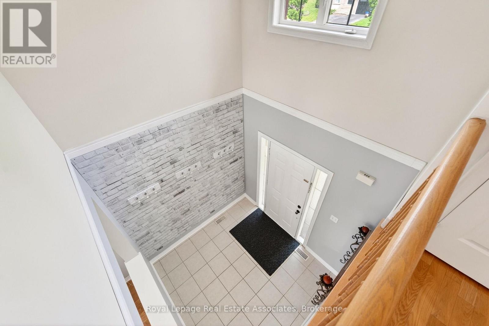 34 Bloom Crescent, Barrie, Ontario  L4N 0S8 - Photo 21 - S13427940