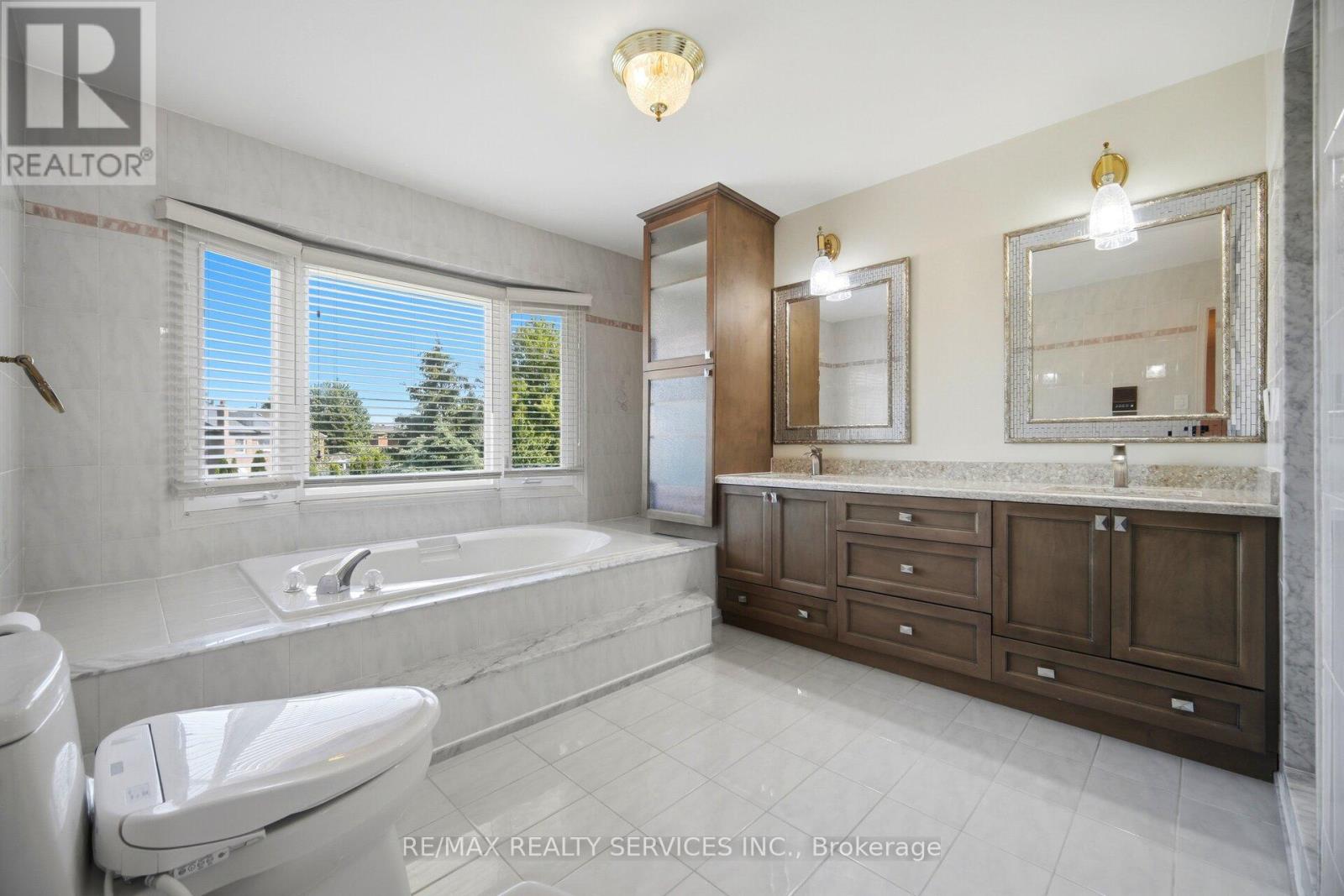 36 Shadywood Road, Brampton, Ontario  L6Z 4M1 - Photo 22 - W13423420