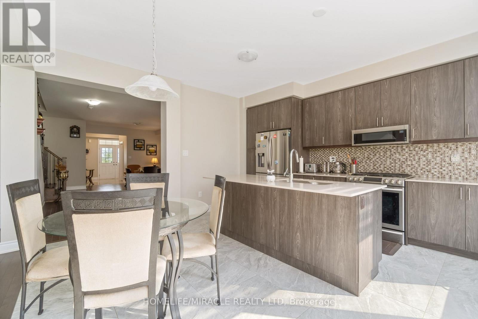 25 Pear Blossom Way, East Gwillimbury, Ontario  L9N 0T3 - Photo 16 - N13427390