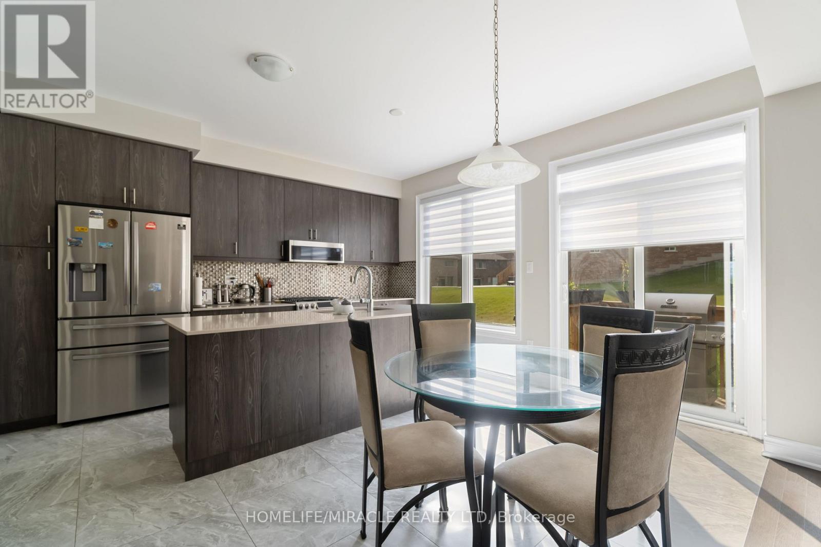 25 Pear Blossom Way, East Gwillimbury, Ontario  L9N 0T3 - Photo 14 - N13427390