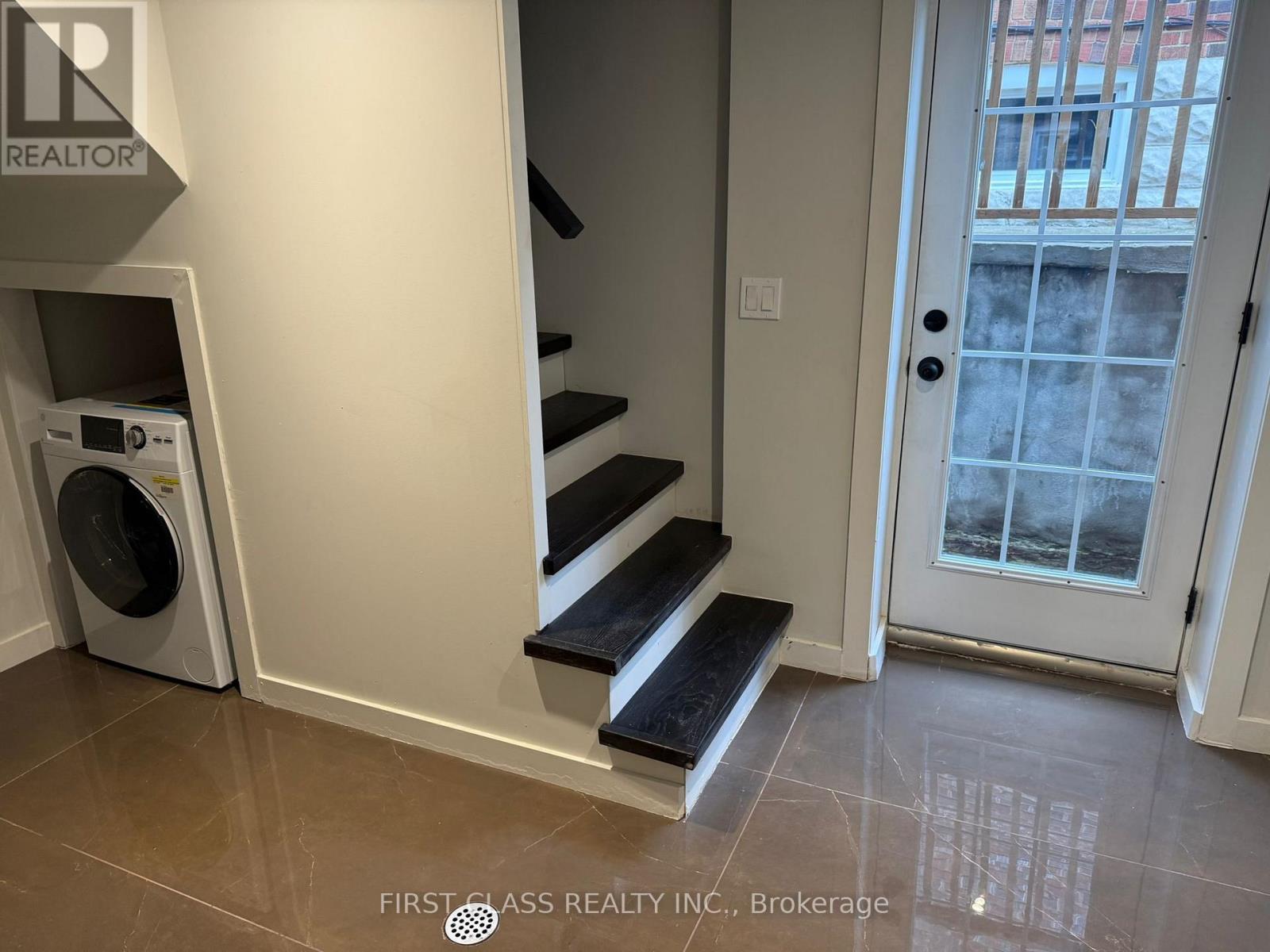 BSMNT - 259 FLOYD AVENUE, Toronto, Ontario
