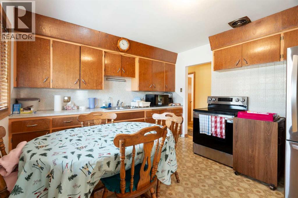 3019 37 Street Sw, Calgary, Alberta  T3E 3B5 - Photo 13 - A2318827