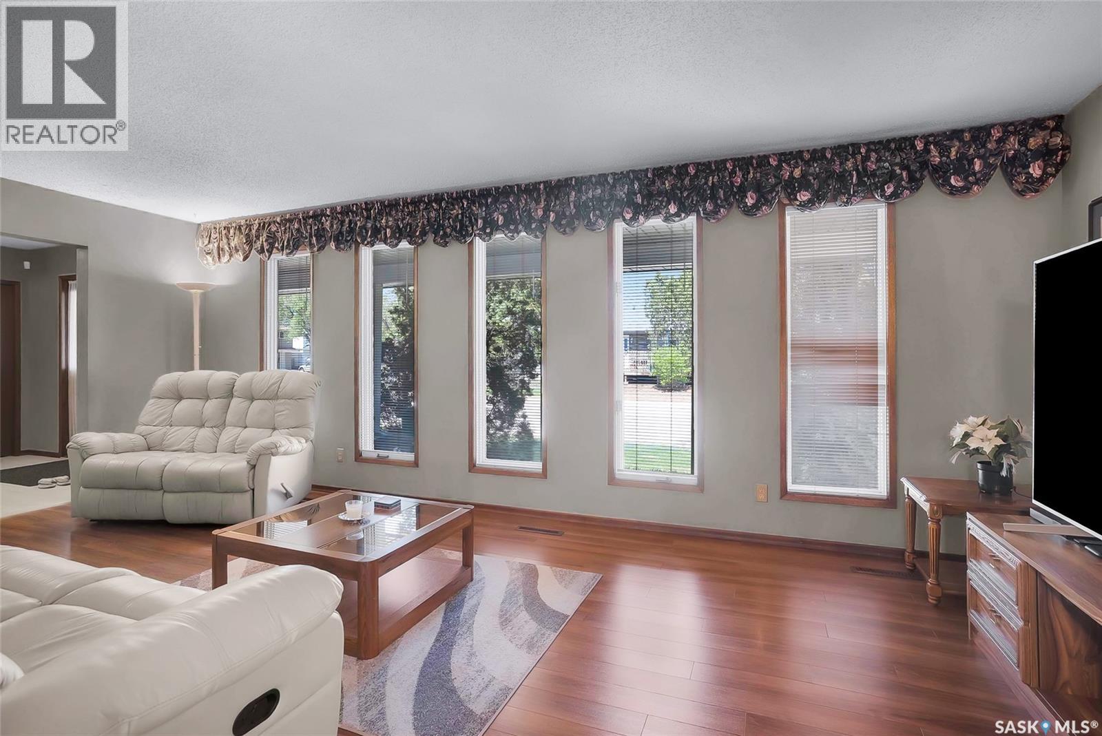 2 Cambridge Crescent, Saskatoon, Saskatchewan  S7H 3P8 - Photo 11 - SK038879