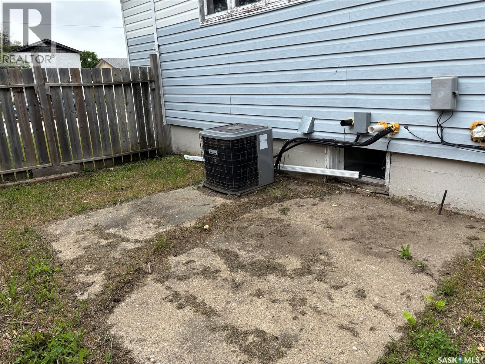 1012 Stadacona Street E, Moose Jaw, Saskatchewan  S6H 0K9 - Photo 47 - SK038841