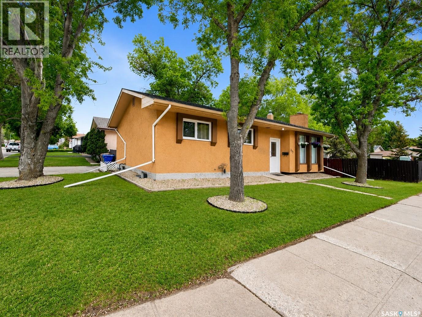 277 Cannon Street, Regina, Saskatchewan  S4N 4V4 - Photo 2 - SK038578