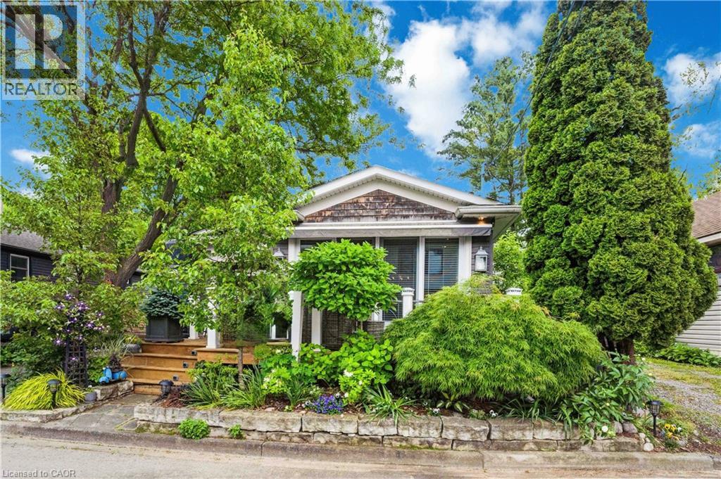 11 Peel Street, St. Catharines, Ontario  L2N 5A2 - Photo 3 - 40808420