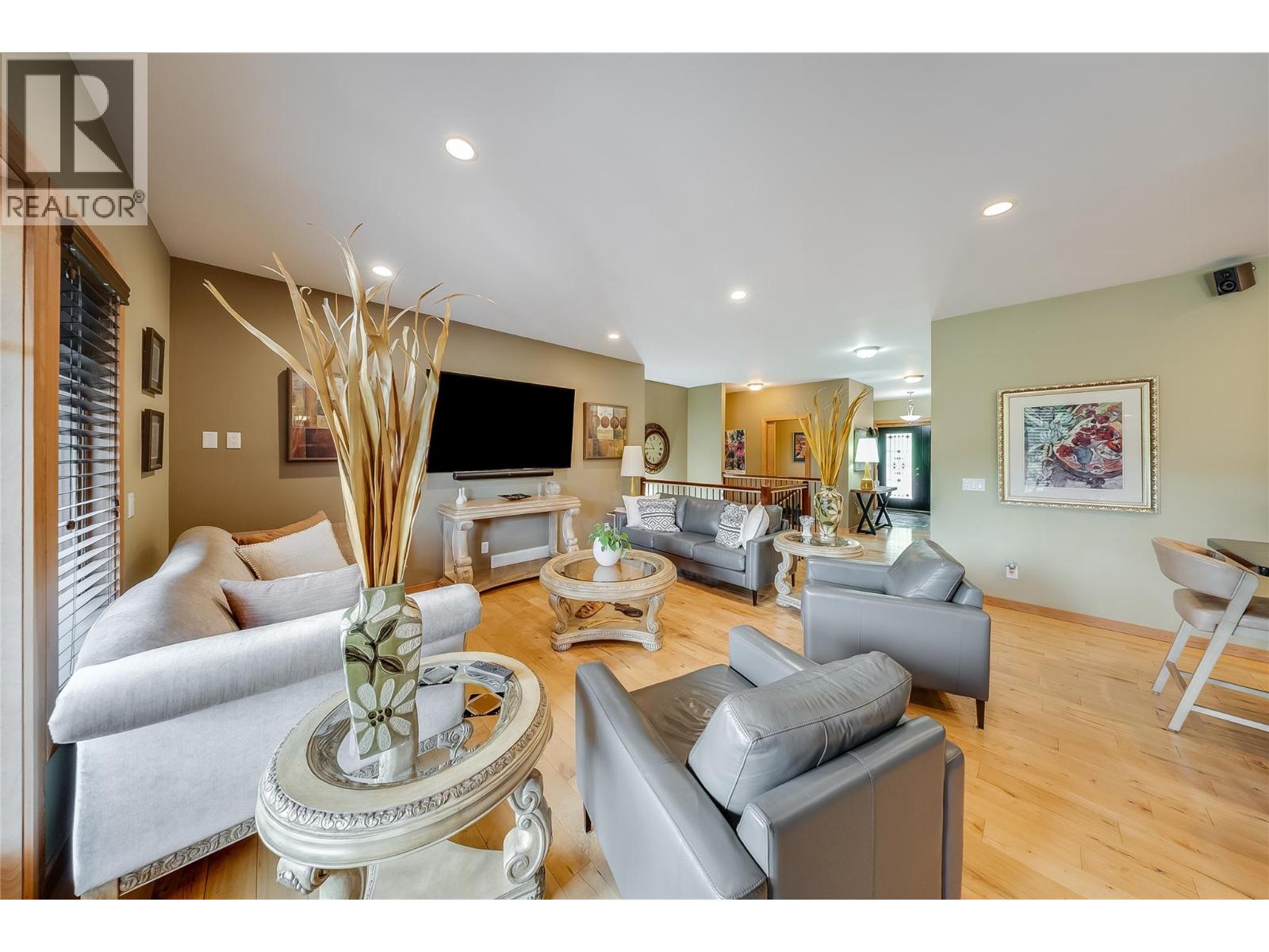 1009 Silvertip Road, Rossland, British Columbia  V0G 1Y0 - Photo 18 - 10388381