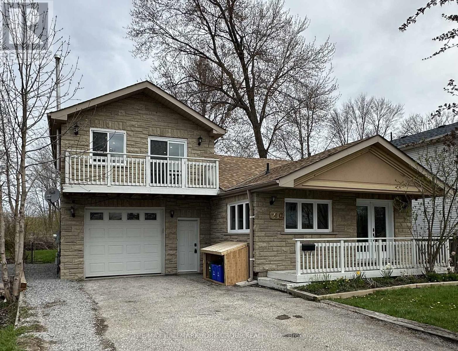 #UPPER - 210 WAY'S BAY DRIVE, Georgina, Ontario