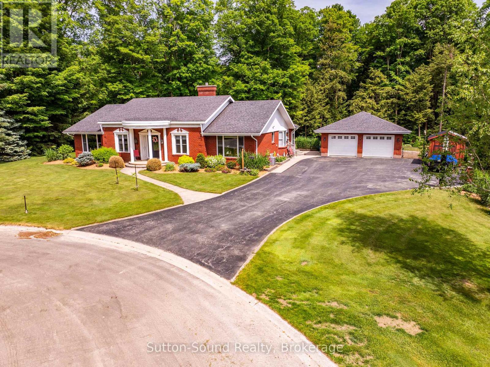 294 FOREST HILL DRIVE, Georgian Bluffs, Ontario
