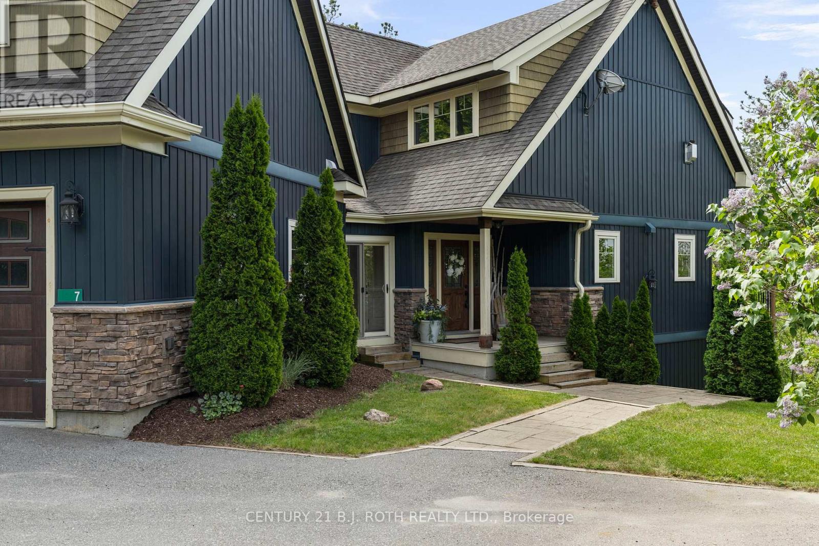 7 Pine Point, Oro-Medonte, Ontario  L4M 4Y8 - Photo 3 - S13428208