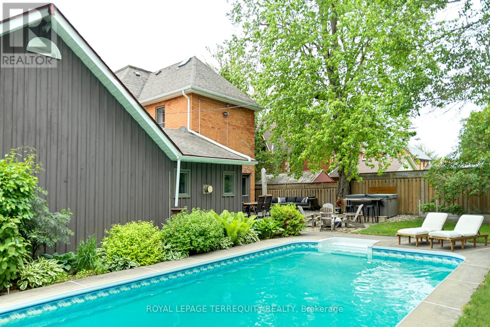 16 Wilson Street, New Tecumseth, Ontario  L0G 1W0 - Photo 4 - N13426480