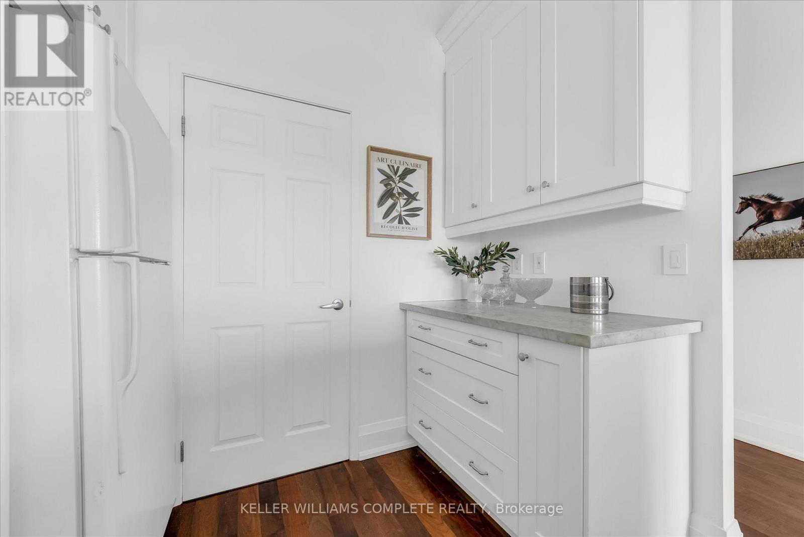 811 - 2511 Lakeshore Road W, Oakville, Ontario  L6L 6L9 - Photo 11 - W13427990