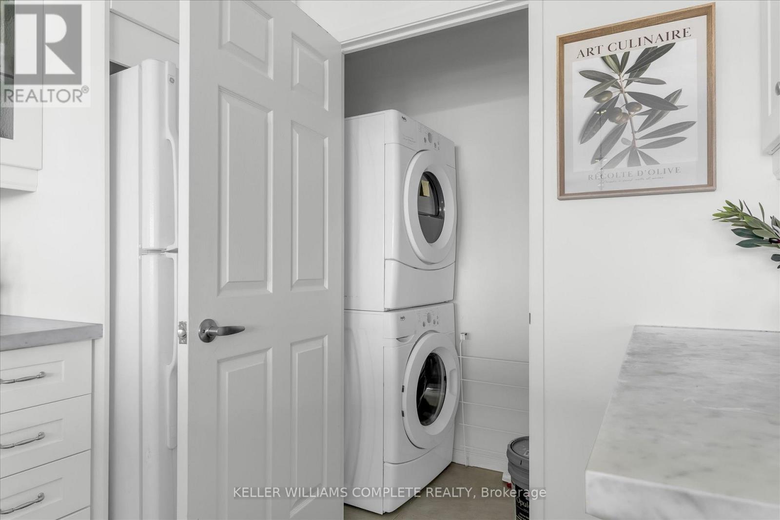 811 - 2511 Lakeshore Road W, Oakville, Ontario  L6L 6L9 - Photo 12 - W13427990