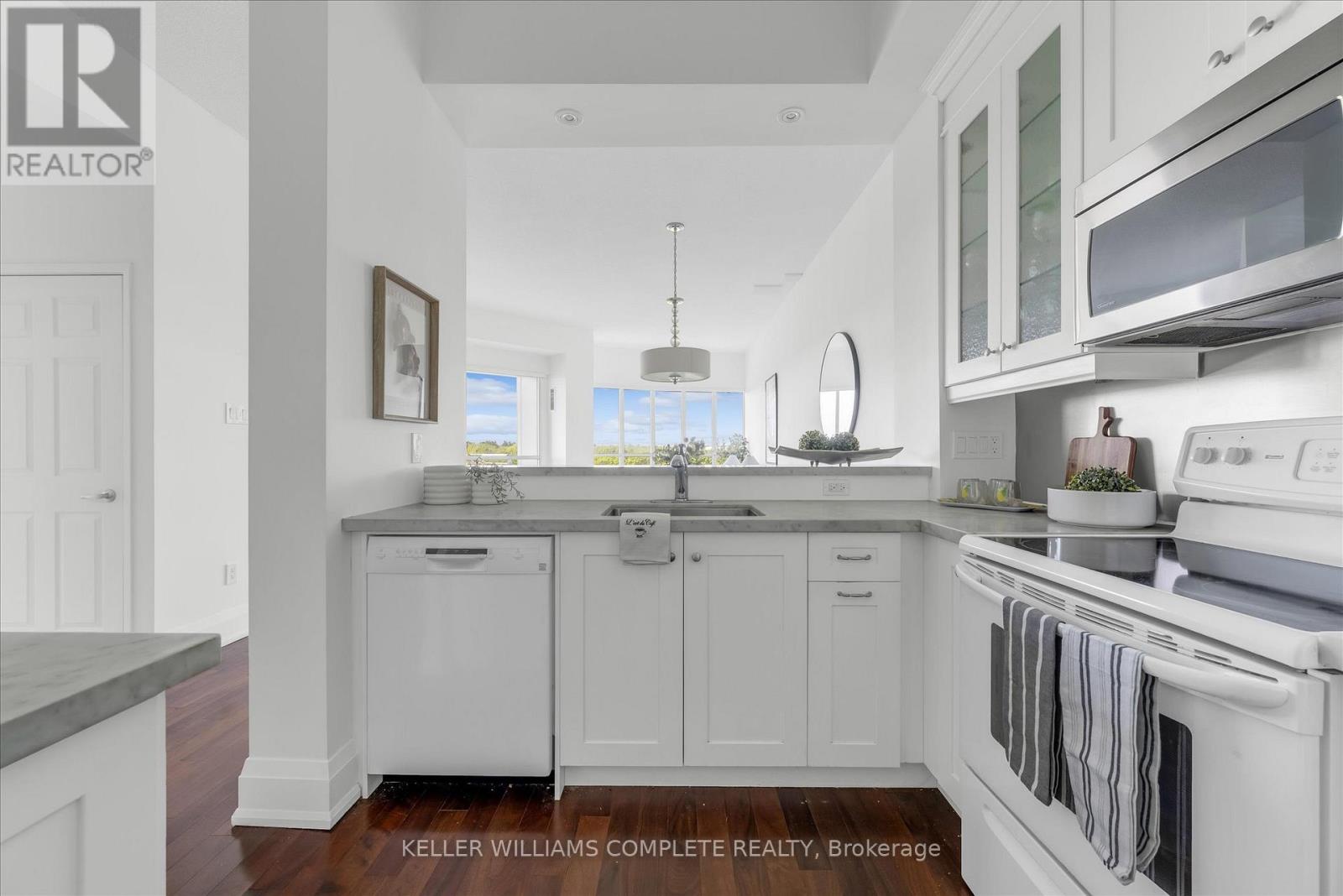 811 - 2511 Lakeshore Road W, Oakville, Ontario  L6L 6L9 - Photo 13 - W13427990