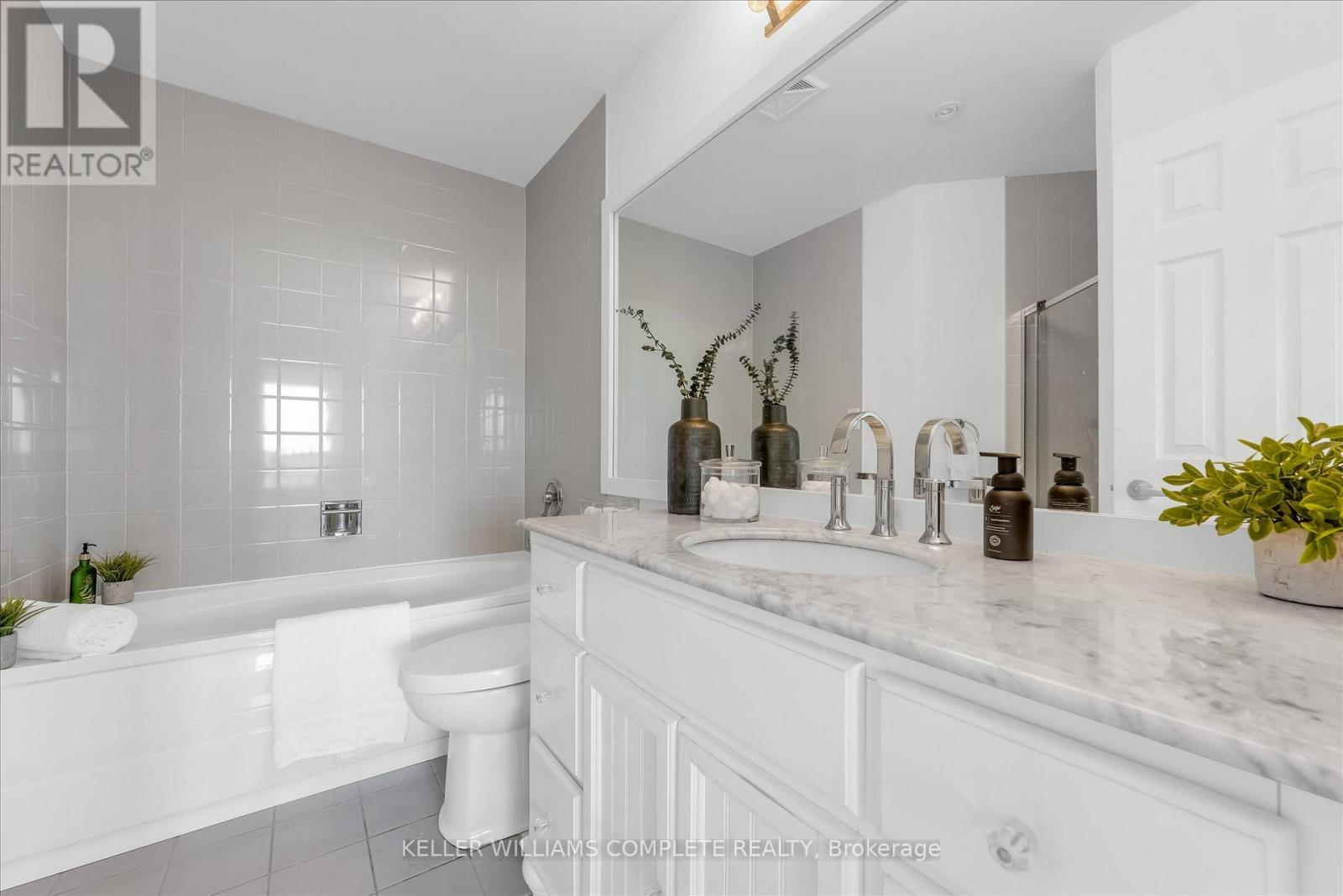 811 - 2511 Lakeshore Road W, Oakville, Ontario  L6L 6L9 - Photo 18 - W13427990