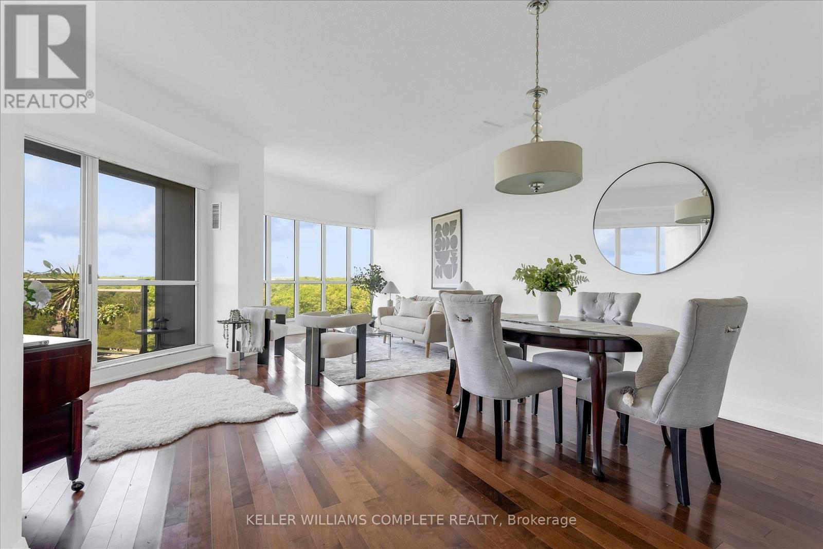 811 - 2511 Lakeshore Road W, Oakville, Ontario  L6L 6L9 - Photo 2 - W13427990