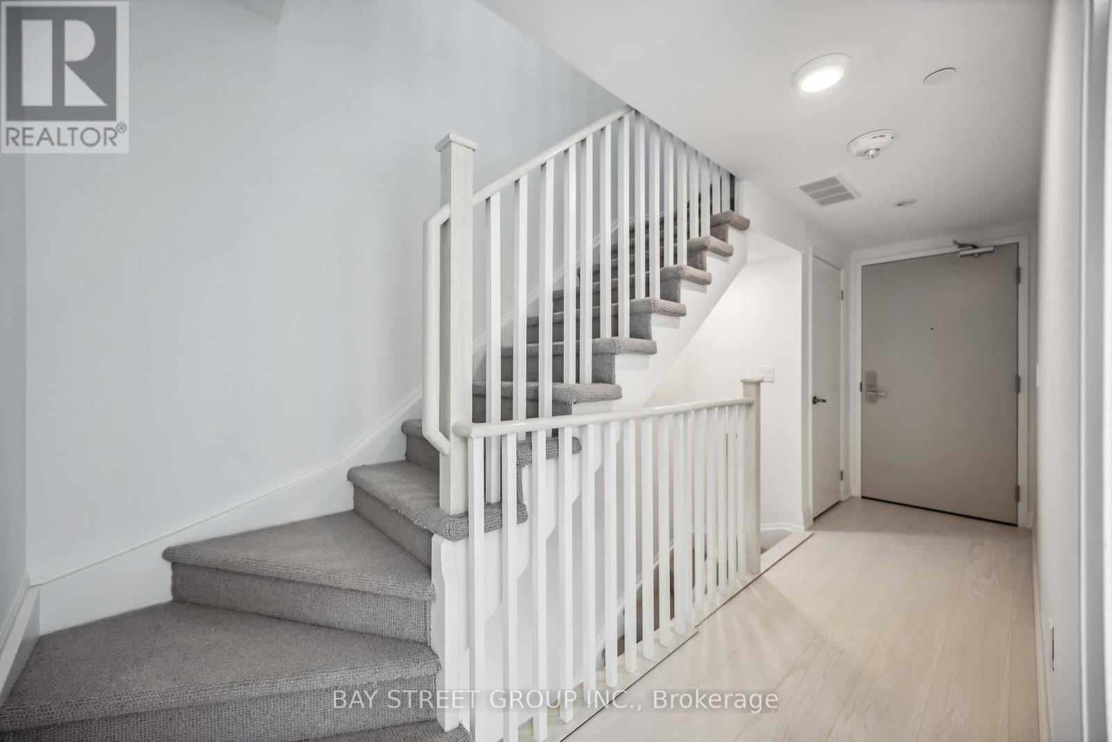 Th101 - 30 Gibbs Road, Toronto, Ontario  M9B 0E4 - Photo 10 - W13428080