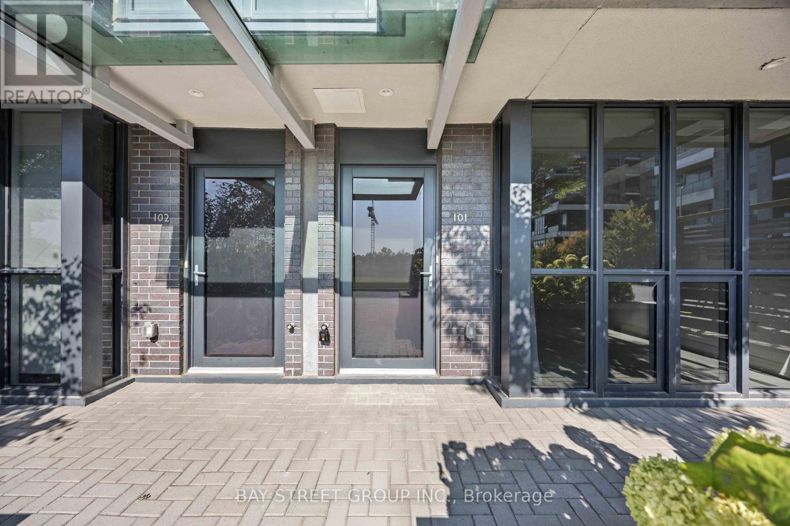 Th101 - 30 Gibbs Road, Toronto, Ontario  M9B 0E4 - Photo 2 - W13428080