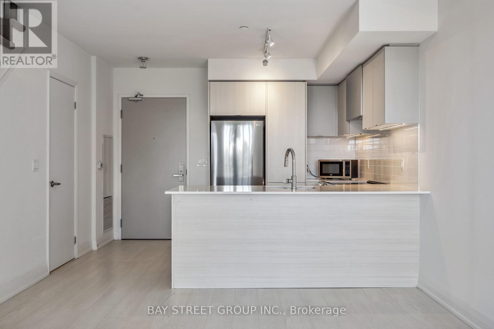 Th101 - 30 Gibbs Road, Toronto, Ontario  M9B 0E4 - Photo 6 - W13428080