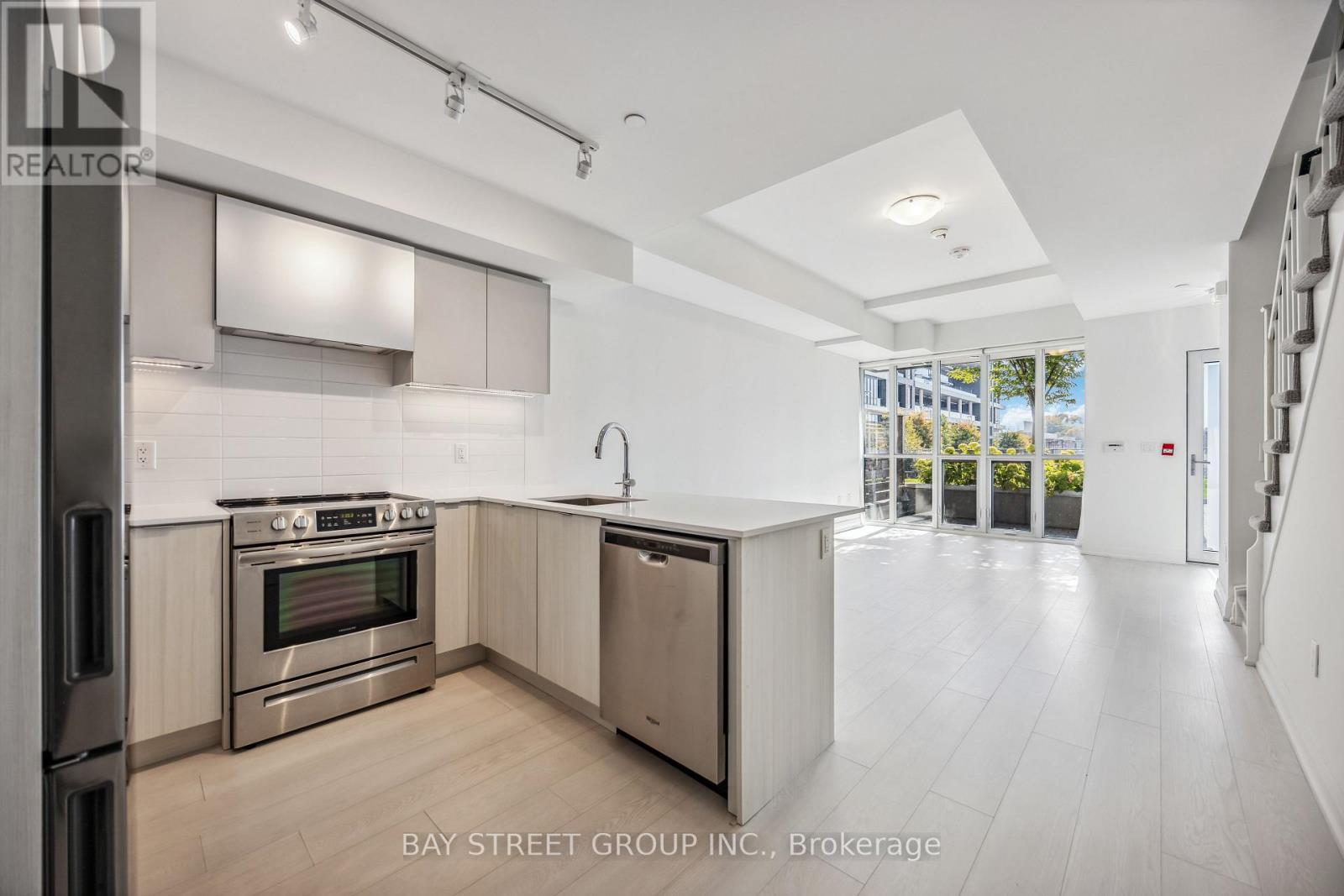 Th101 - 30 Gibbs Road, Toronto, Ontario  M9B 0E4 - Photo 8 - W13428080