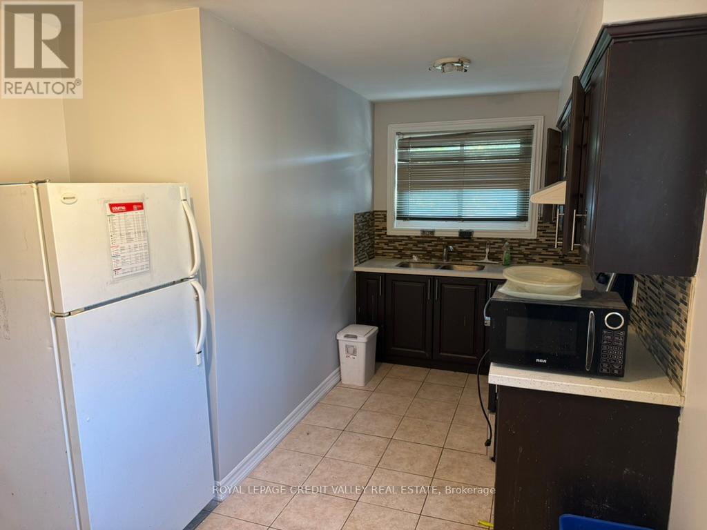 116 Taysham Crescent, Toronto, Ontario  M9V 1X3 - Photo 8 - W13428082