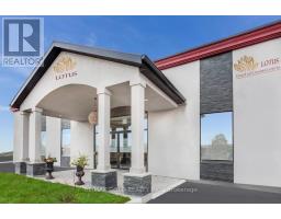 121 CITY VIEW DRIVE, Toronto, Ontario