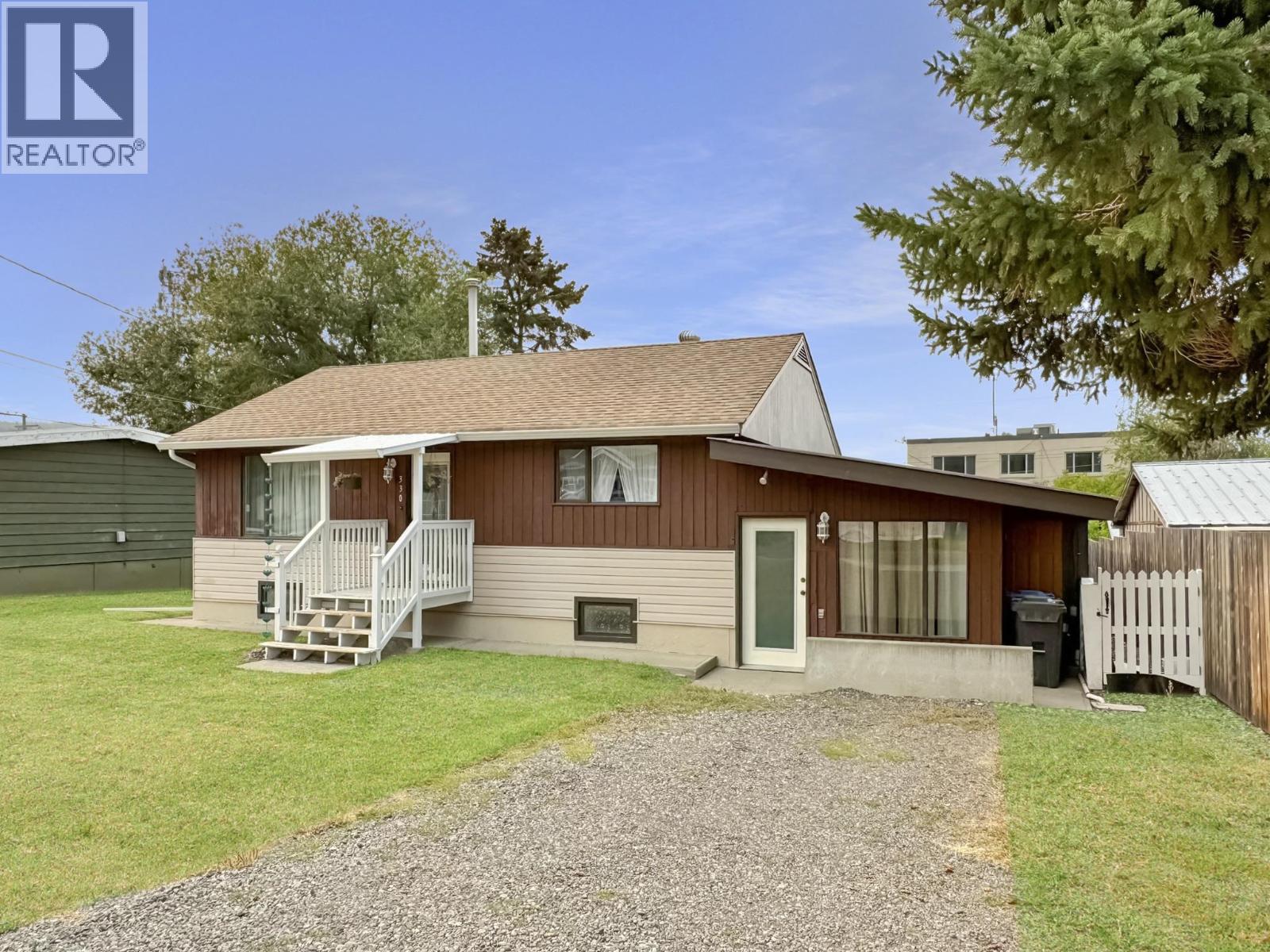 330 Cedar Avenue, 100 Mile House, British Columbia  V0J 2E0 - Photo 2 - C8079494