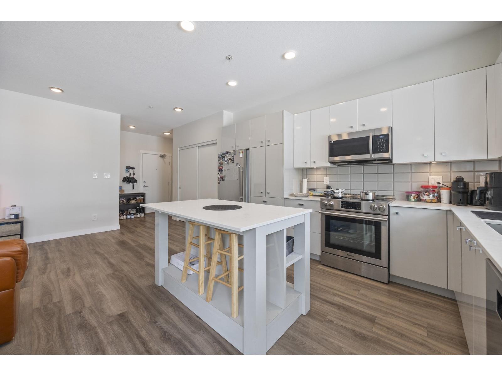 220 10838 Whalley Boulevard, Surrey, British Columbia  V3R 0G8 - Photo 12 - R3134696