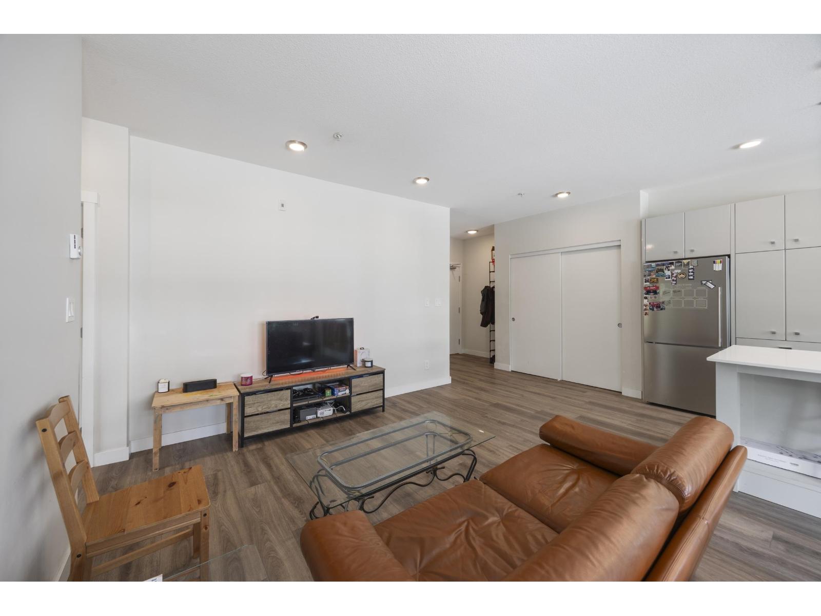 220 10838 Whalley Boulevard, Surrey, British Columbia  V3R 0G8 - Photo 7 - R3134696