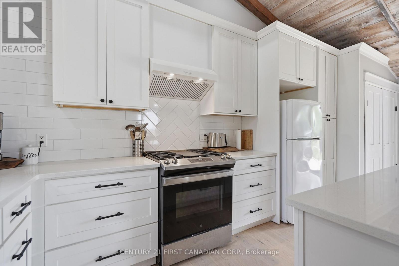 8073 Francis Street, Brooke-Alvinston, Ontario  N0N 1A0 - Photo 10 - X13428322