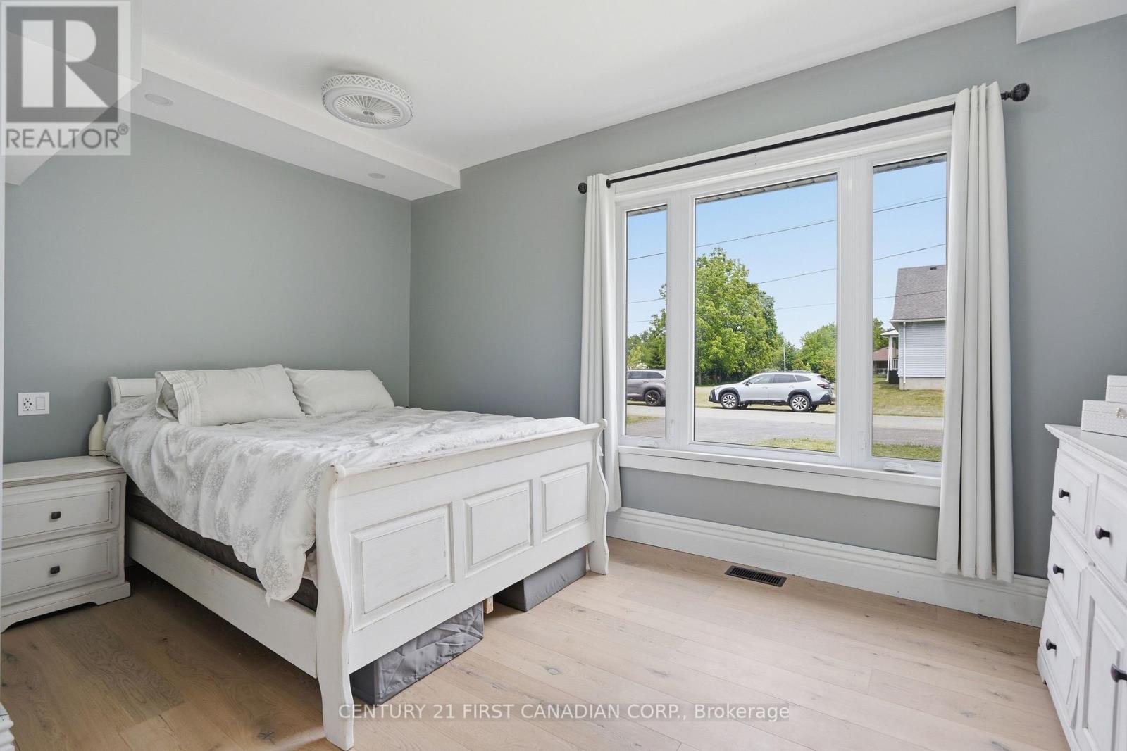 8073 Francis Street, Brooke-Alvinston, Ontario  N0N 1A0 - Photo 16 - X13428322