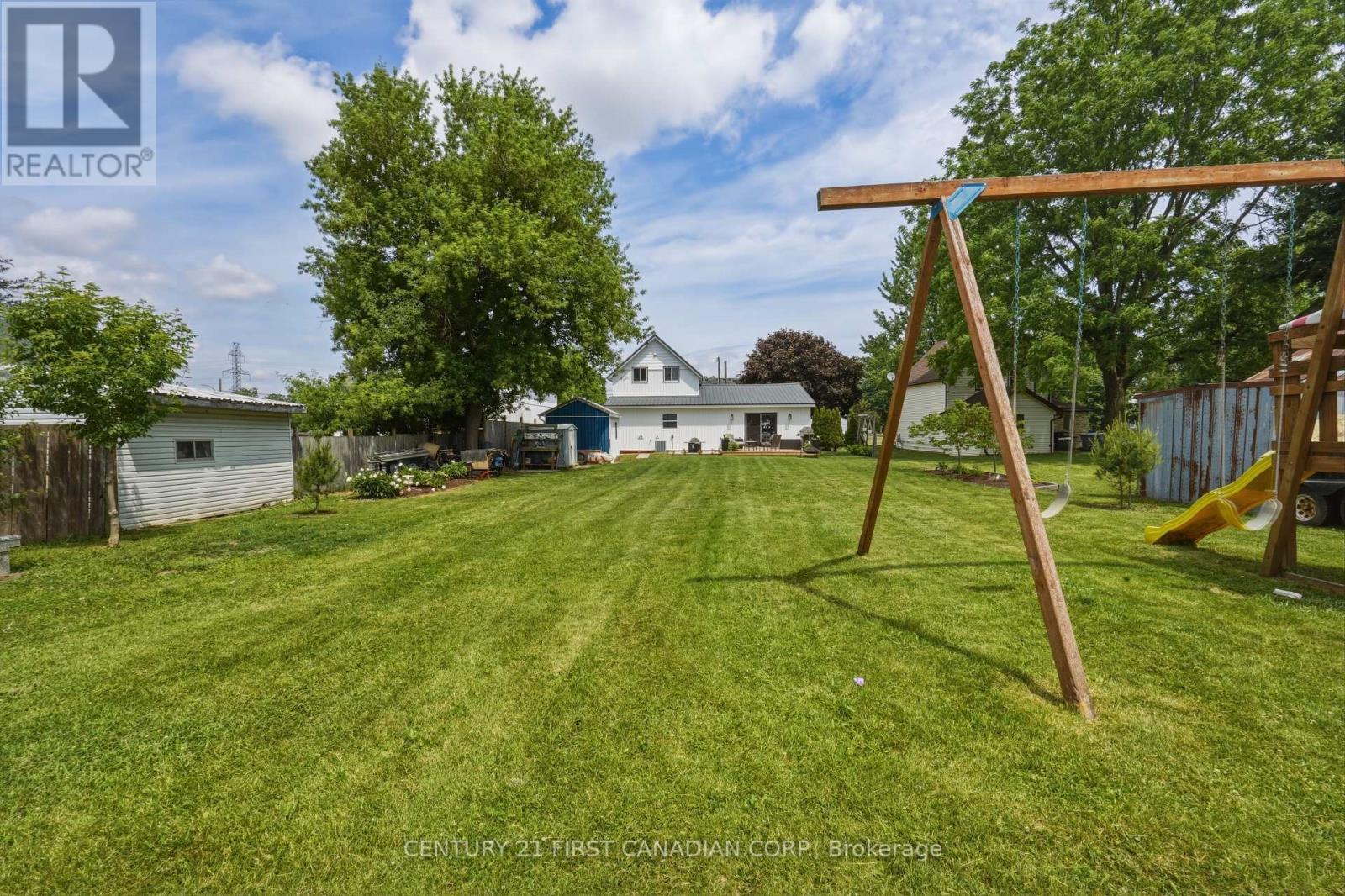 8073 Francis Street, Brooke-Alvinston, Ontario  N0N 1A0 - Photo 30 - X13428322