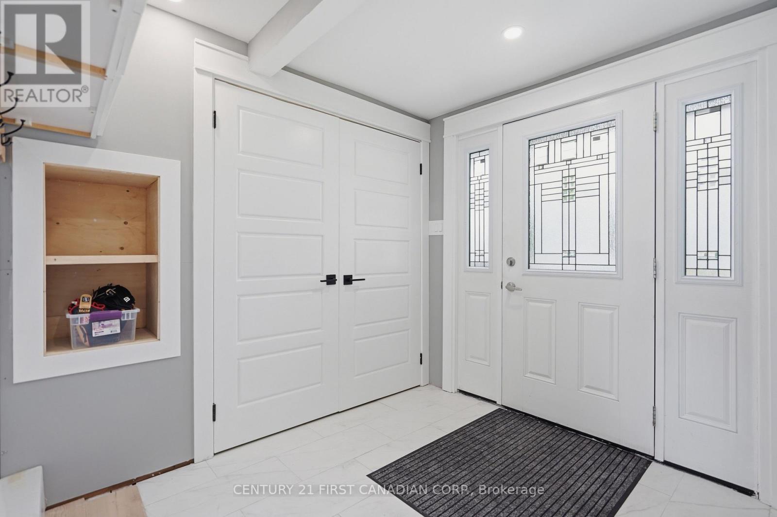 8073 Francis Street, Brooke-Alvinston, Ontario  N0N 1A0 - Photo 5 - X13428322