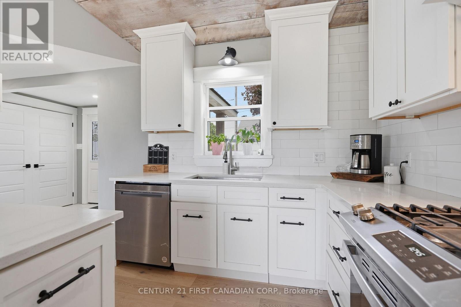 8073 Francis Street, Brooke-Alvinston, Ontario  N0N 1A0 - Photo 8 - X13428322