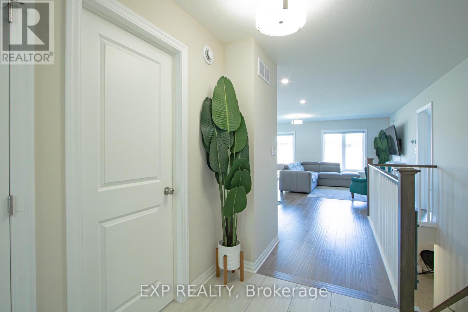 17 Harlequin Court, St. Thomas, Ontario  N5R 0L5 - Photo 5 - X13428174