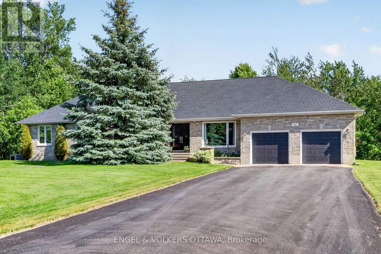 528 Tullamore Street, Ottawa, Ontario  K1X 0A2 - Photo 3 - X13428304