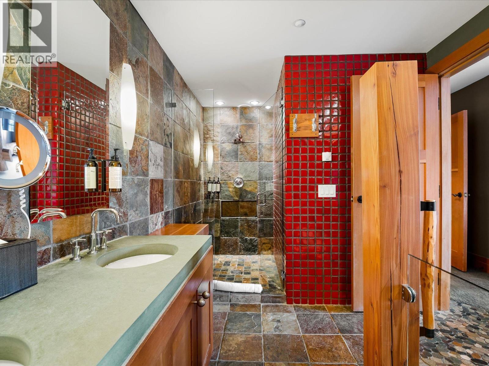 13i 2300 Nordic Drive, Whistler, British Columbia  V8E 0A6 - Photo 21 - R3134682