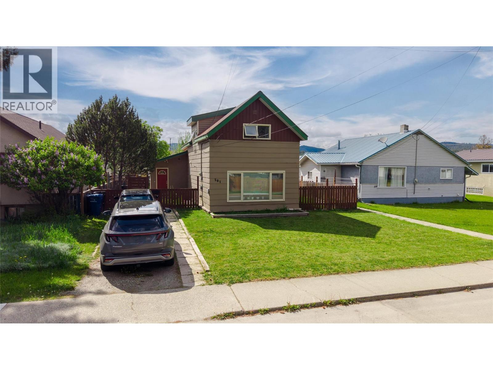 501 17th Avenue N, Cranbrook, British Columbia V1C 3X3 - Photo 1 - 10390435