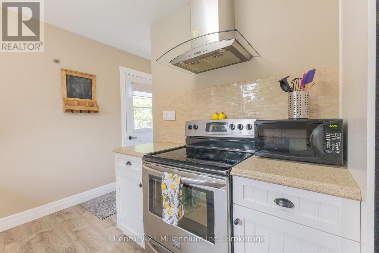340 Falconer Street, Saugeen Shores, Ontario  N0H 2C2 - Photo 15 - X13428338