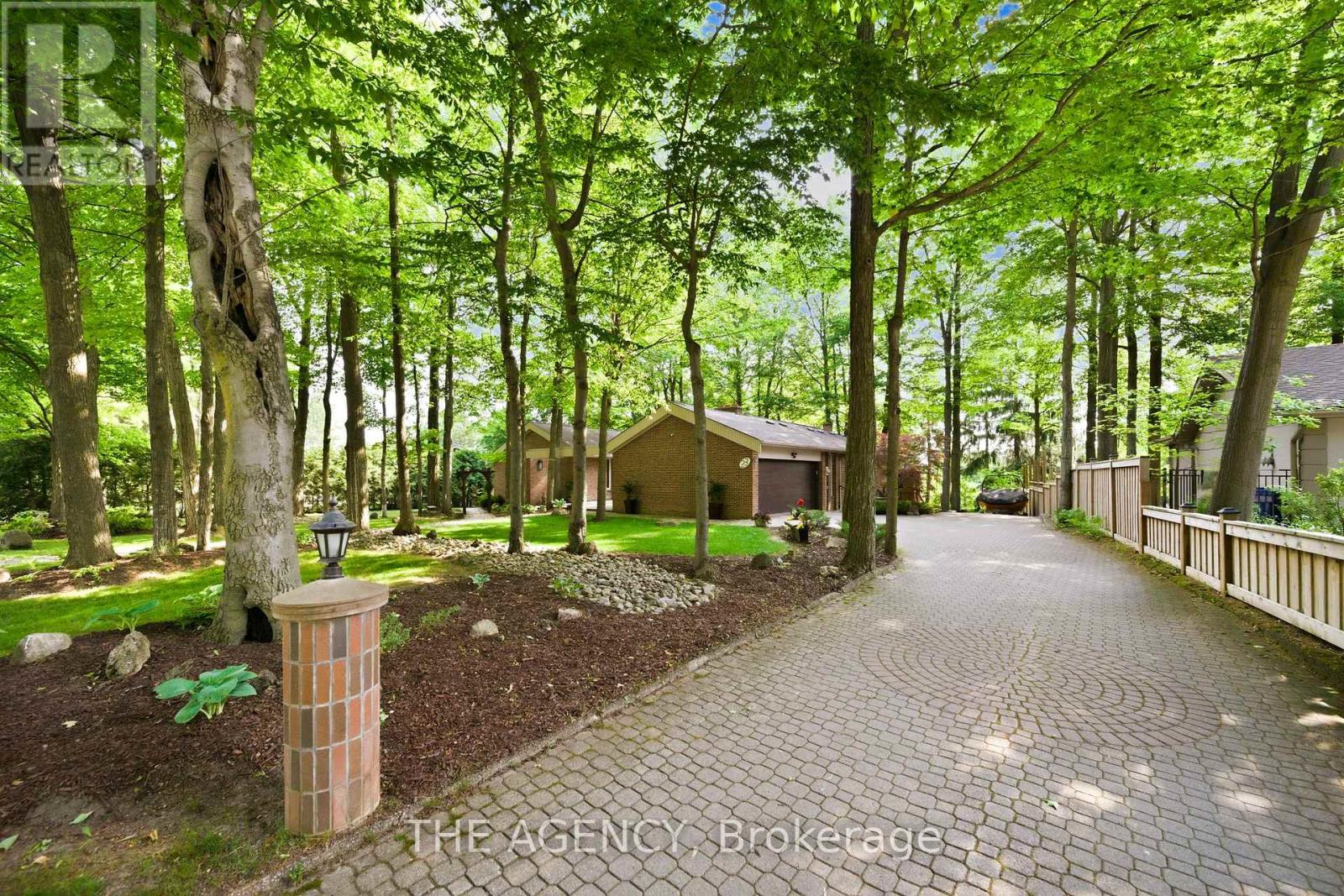 23 Cedarwood Crescent, King, Ontario  L0G 1N0 - Photo 6 - N13239254