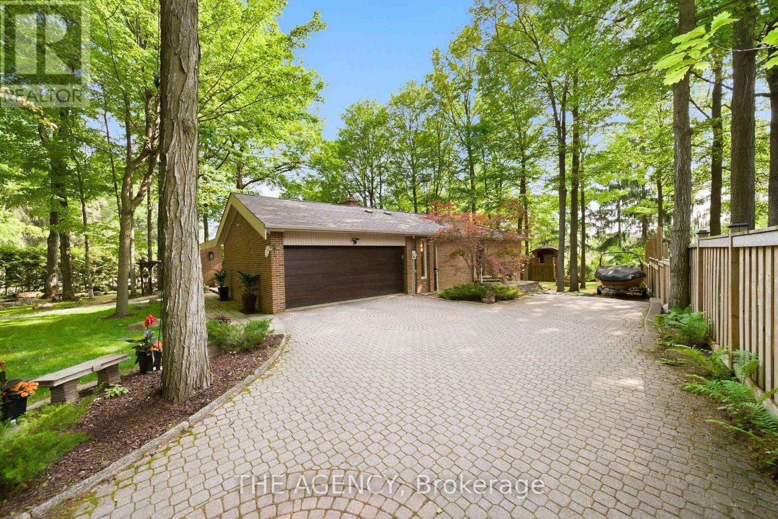 23 Cedarwood Crescent, King, Ontario  L0G 1N0 - Photo 5 - N13239254
