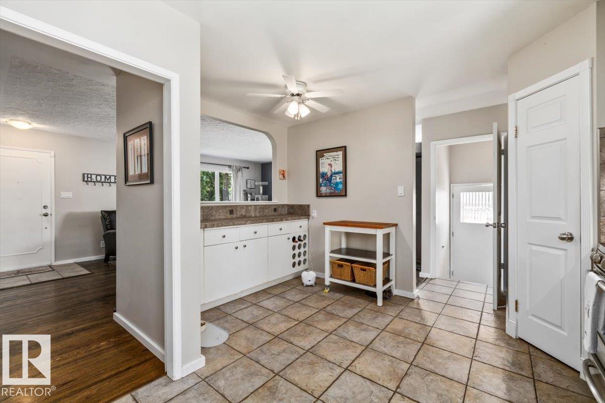 15022 85 Av NW, Edmonton, Alberta  T5R 3Z7 - Photo 10 - E4492854