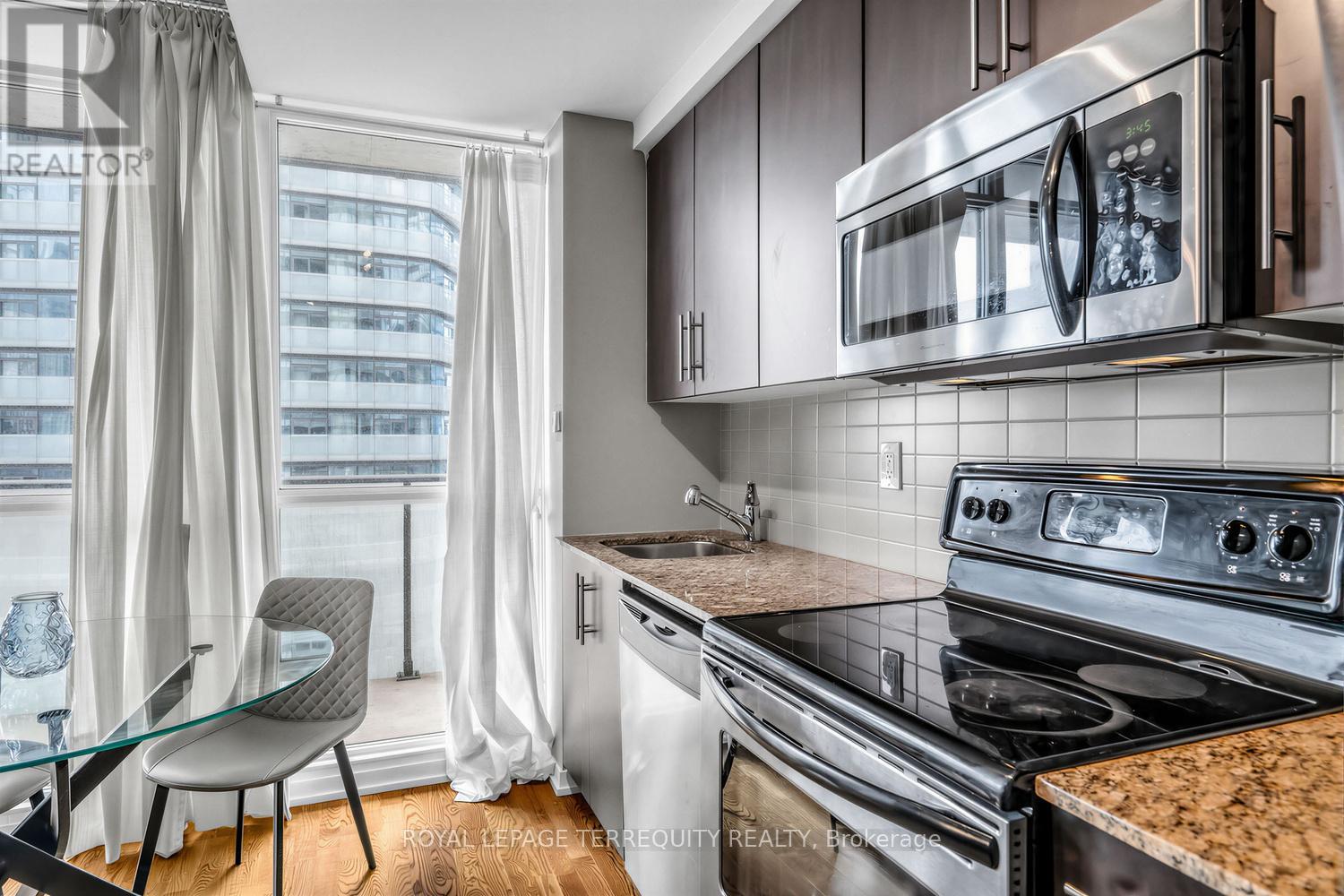 3111 - 55 Bremner Boulevard, Toronto, Ontario  M5J 0A6 - Photo 10 - C13428320