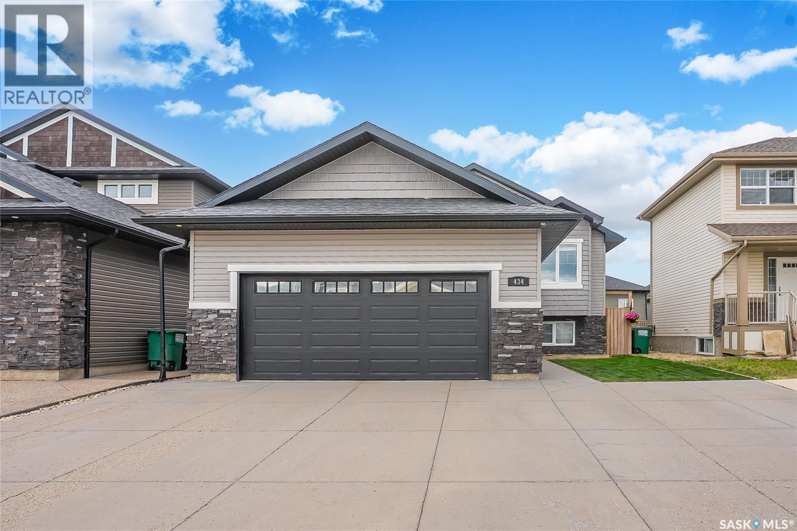 434 Langlois Way, Saskatoon, Saskatchewan  S7T 0S8 - Photo 2 - SK038935