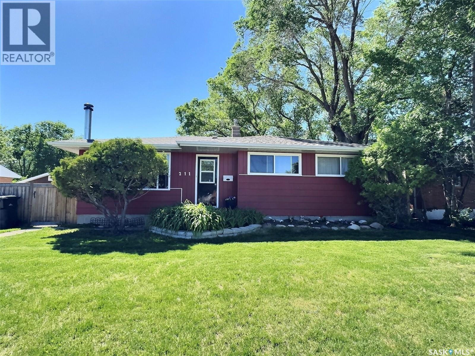 211 Duncan Road, Estevan, Saskatchewan  S4A 0A3 - Photo 2 - SK038864