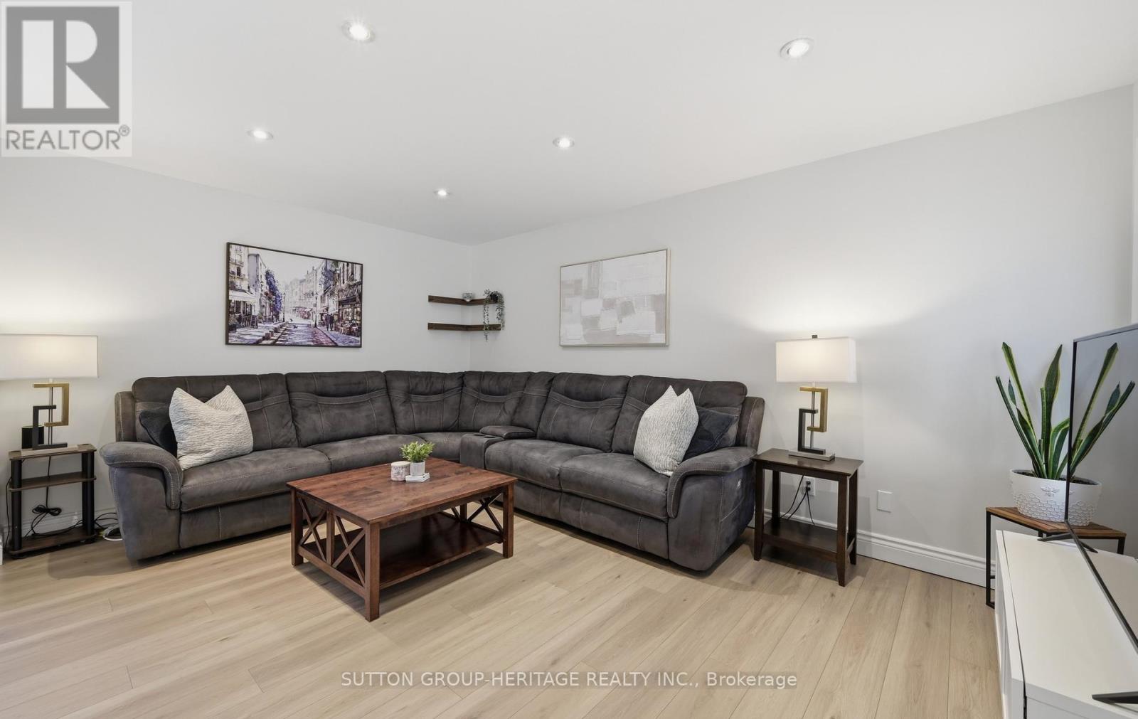 680 Eramosa Crescent, Pickering, Ontario  L1V 5N4 - Photo 17 - E13428356
