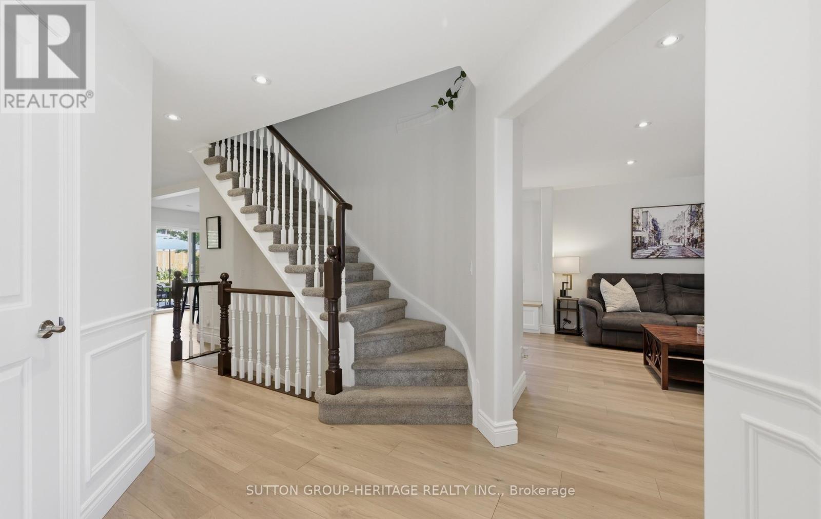680 Eramosa Crescent, Pickering, Ontario  L1V 5N4 - Photo 6 - E13428356