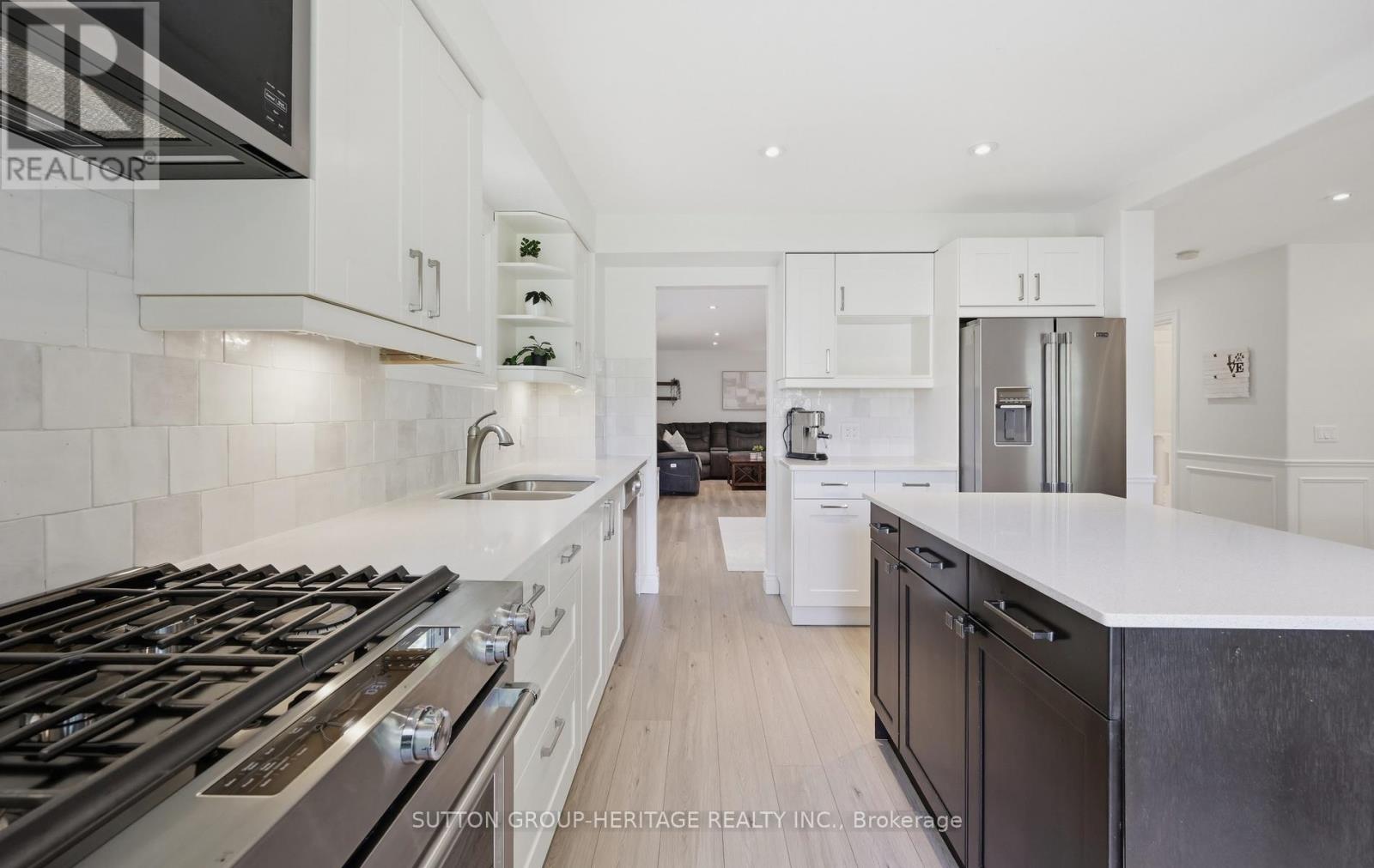 680 Eramosa Crescent, Pickering, Ontario  L1V 5N4 - Photo 7 - E13428356