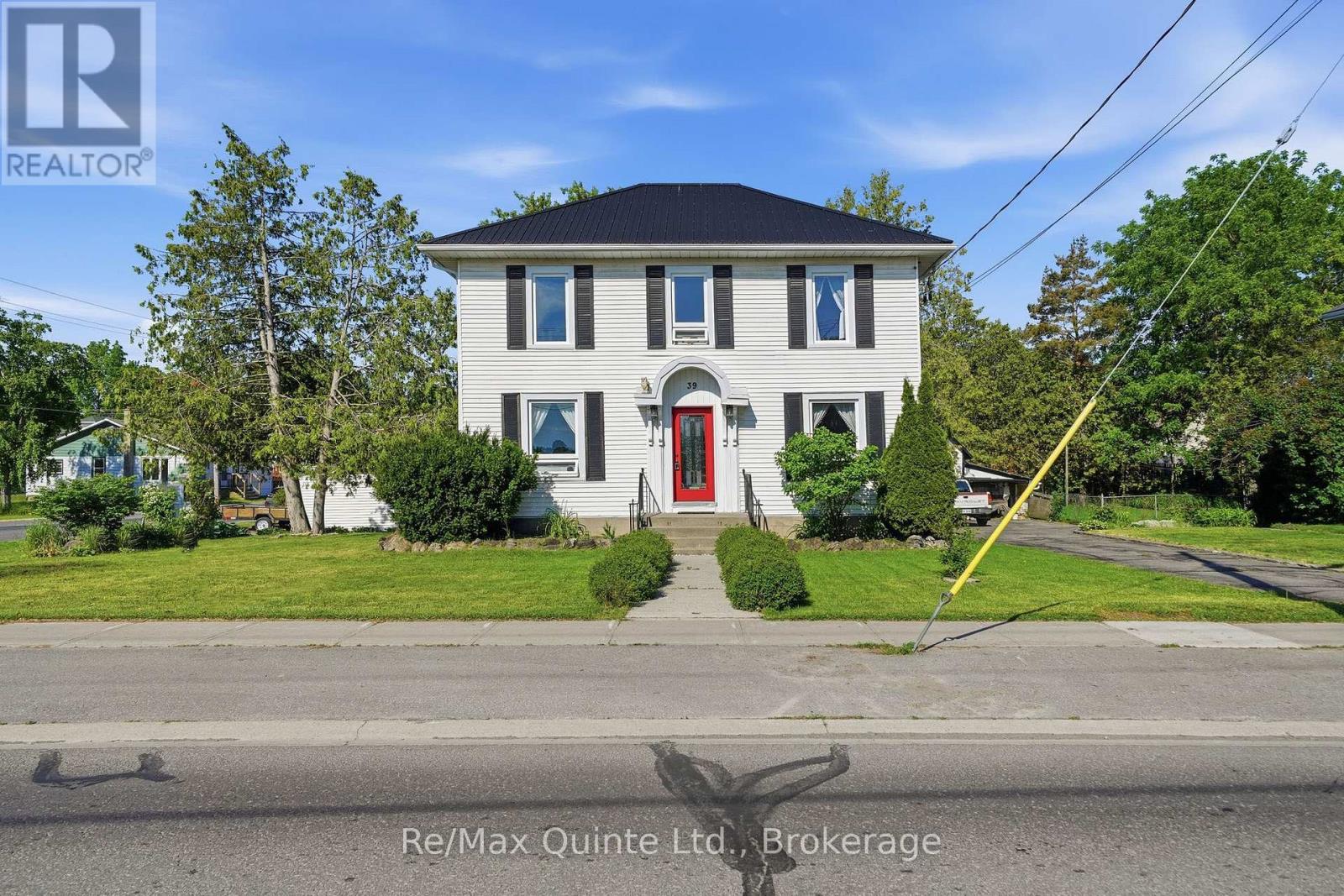 39 Trent Street N, Quinte West, Ontario  K0K 2C0 - Photo 2 - X12938310